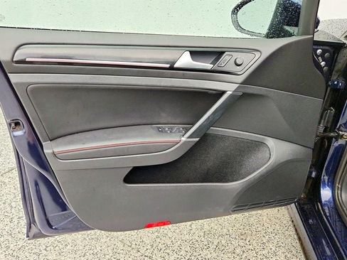 Used 2017 Volkswagen GTI SE FWD image 11
