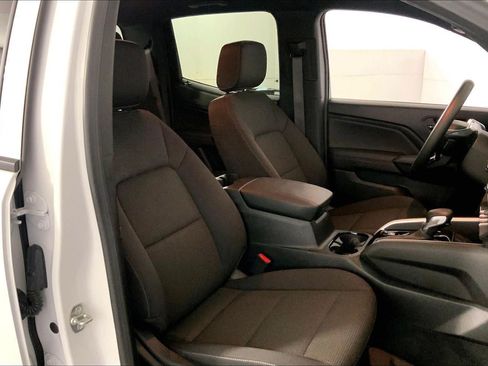 Used 2025 Chevrolet Colorado LT AWD/4WD image 7