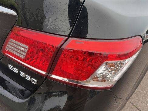 Used 2010 Lexus ES 350 FWD image 7