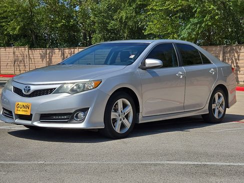 Used 2013 Toyota Camry SE FWD image 7