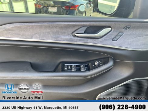 Used 2022 Jeep Grand Cherokee L Overland w/ Advanced Protech Group III image 24