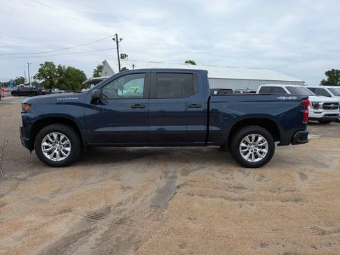 Used 2020 Chevrolet Silverado 1500 Custom w/ Custom Value Package AWD/4WD image 7