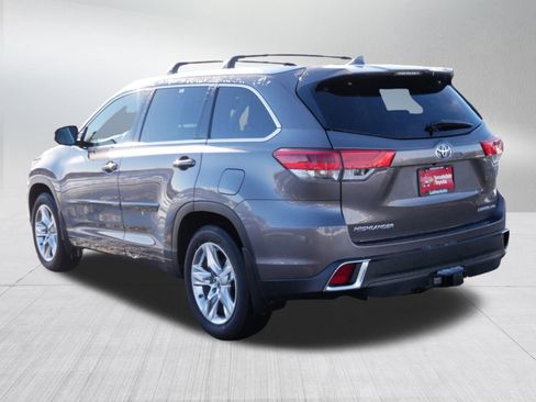 Used 2018 Toyota Highlander Limited image 4
