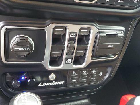 Used 2020 Jeep Gladiator Overland AWD/4WD image 22