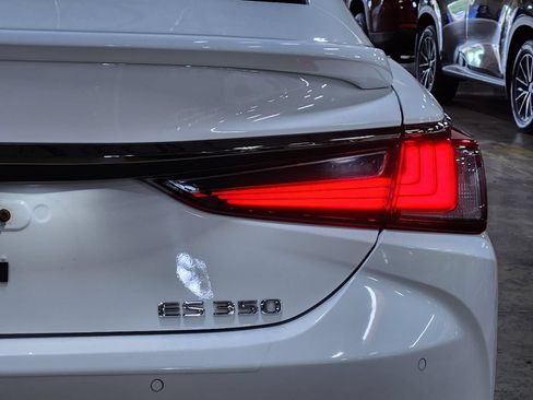 Used 2024 Lexus ES 350 F Sport w/ Accessory Package (Z2) FWD image 22