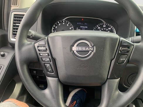 Used 2024 Nissan Frontier SV image 14