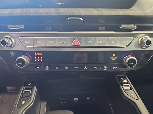 Certified 2023 Kia Telluride EX FWD image 22