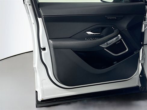 Certified 2024 Jaguar E-PACE R-Dynamic SE image 18