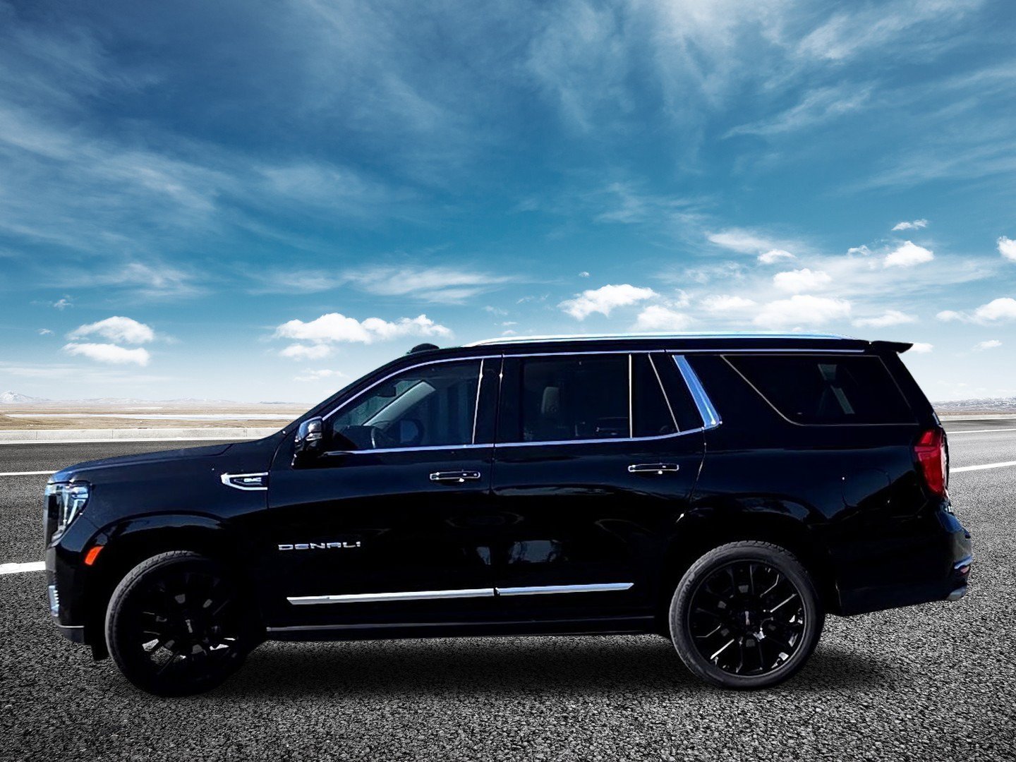 Used 2022 GMC Yukon Denali RWD image 4