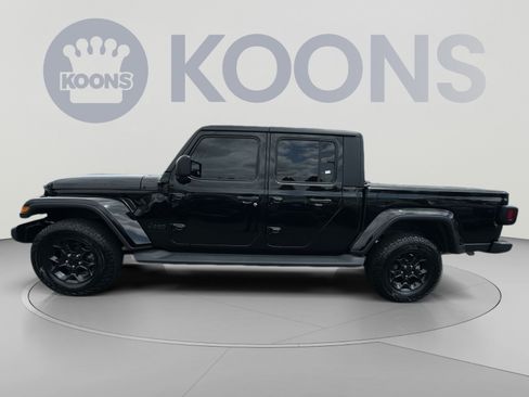 Used 2023 Jeep Gladiator Overland AWD/4WD image 7