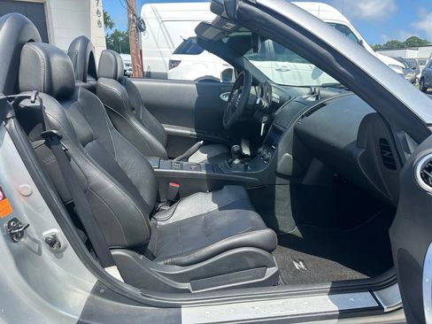 Used 2005 Nissan 350Z Touring image 23