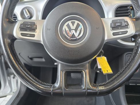 Used 2014 Volkswagen Beetle 2.5 FWD image 28