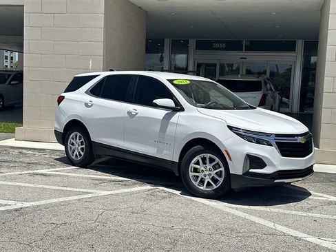 Used 2022 Chevrolet Equinox LT FWD image 2