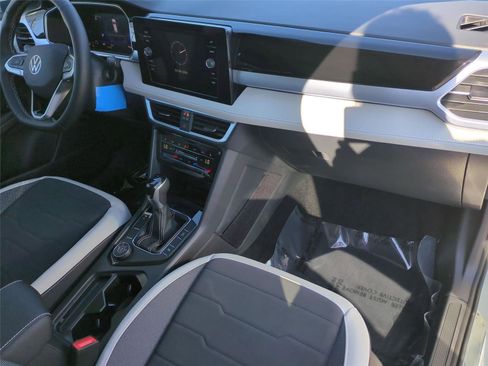 New 2026 Volkswagen Taos SE image 18