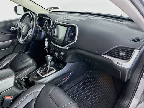 Used 2015 Jeep Cherokee Trailhawk w/ Leather Interior Group AWD/4WD image 30