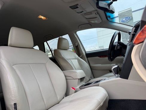 Used 2012 Subaru Outback 3.6R Limited w/ Popular Pkg 1A image 10