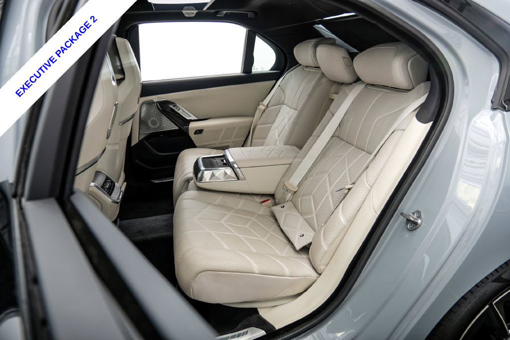 Used 2023 BMW i7 xDrive60 AWD/4WD image 48
