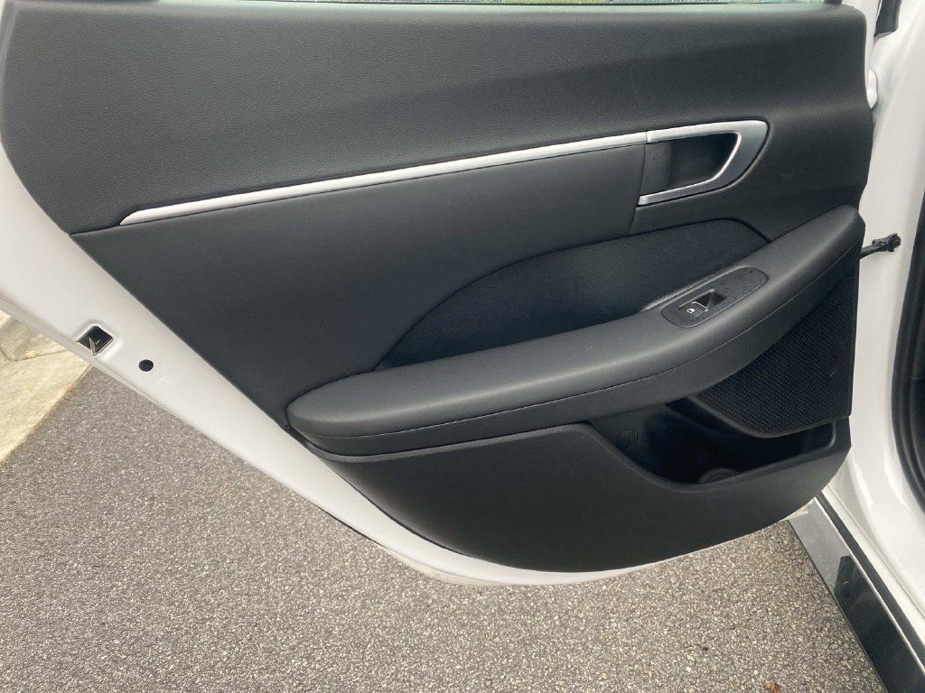 Used 2025 Hyundai Sonata SEL FWD image 11