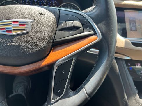 Used 2017 Cadillac XT5 Platinum AWD/4WD image 18