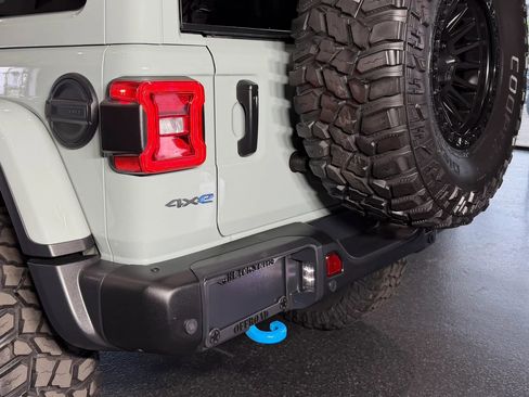 Used 2024 Jeep Wrangler Unlimited Rubicon 4xe image 11