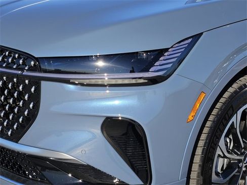 New 2026 Lincoln Nautilus Reserve image 8