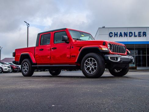 Used 2024 Jeep Gladiator Sport AWD/4WD image 9