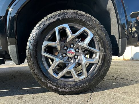 Used 2025 GMC Sierra 1500 SLT w/ SLT Premium Plus Package image 20