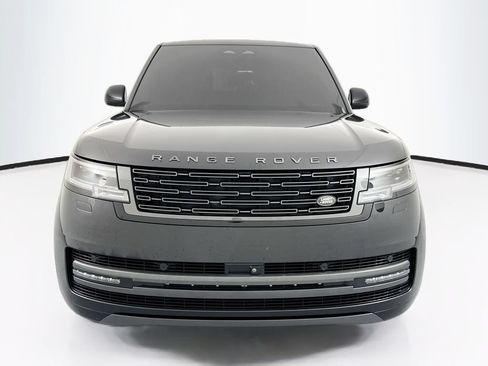 Used 2025 Land Rover Range Rover SE AWD/4WD image 2
