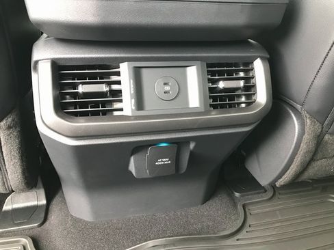 New 2025 Ford F150 Lariat w/ Equipment Group 501A Mid image 18