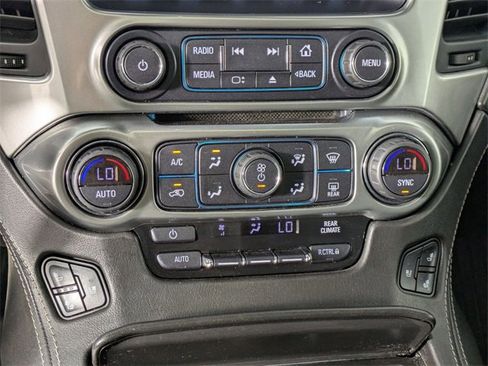 Used 2019 Chevrolet Suburban Premier w/ Premier Plus Edition image 28