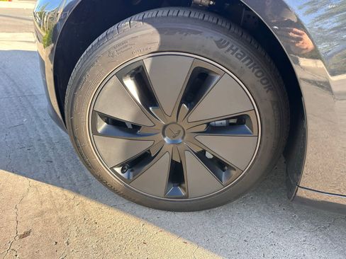 Used 2025 Tesla Model 3 Long Range image 9