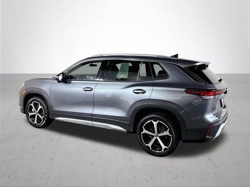 Certified 2025 Volkswagen Tiguan SE AWD/4WD image 9