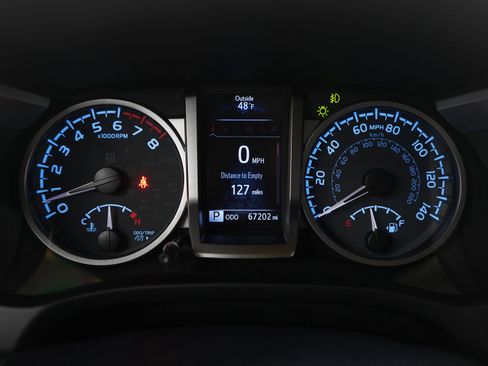 Used 2022 Toyota Tacoma Limited image 27