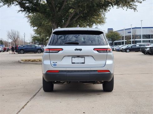 Used 2024 Jeep Grand Cherokee L Laredo image 6