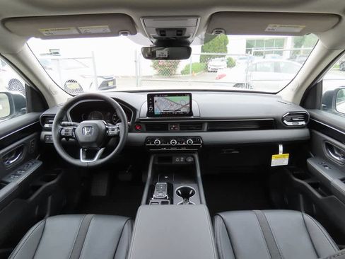New 2025 Honda Pilot Touring image 20