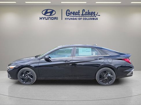 New 2026 Hyundai Elantra SEL Sport Premium FWD image 3