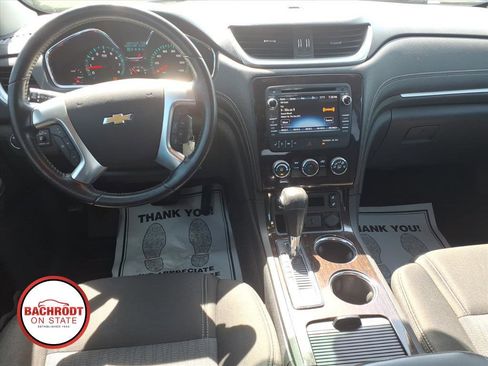 Used 2015 Chevrolet Traverse LT w/ Style and Technology Package FWD image 9