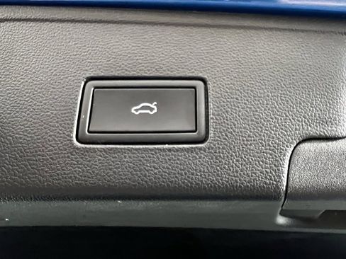 Used 2024 Volkswagen Atlas Cross Sport SE image 29