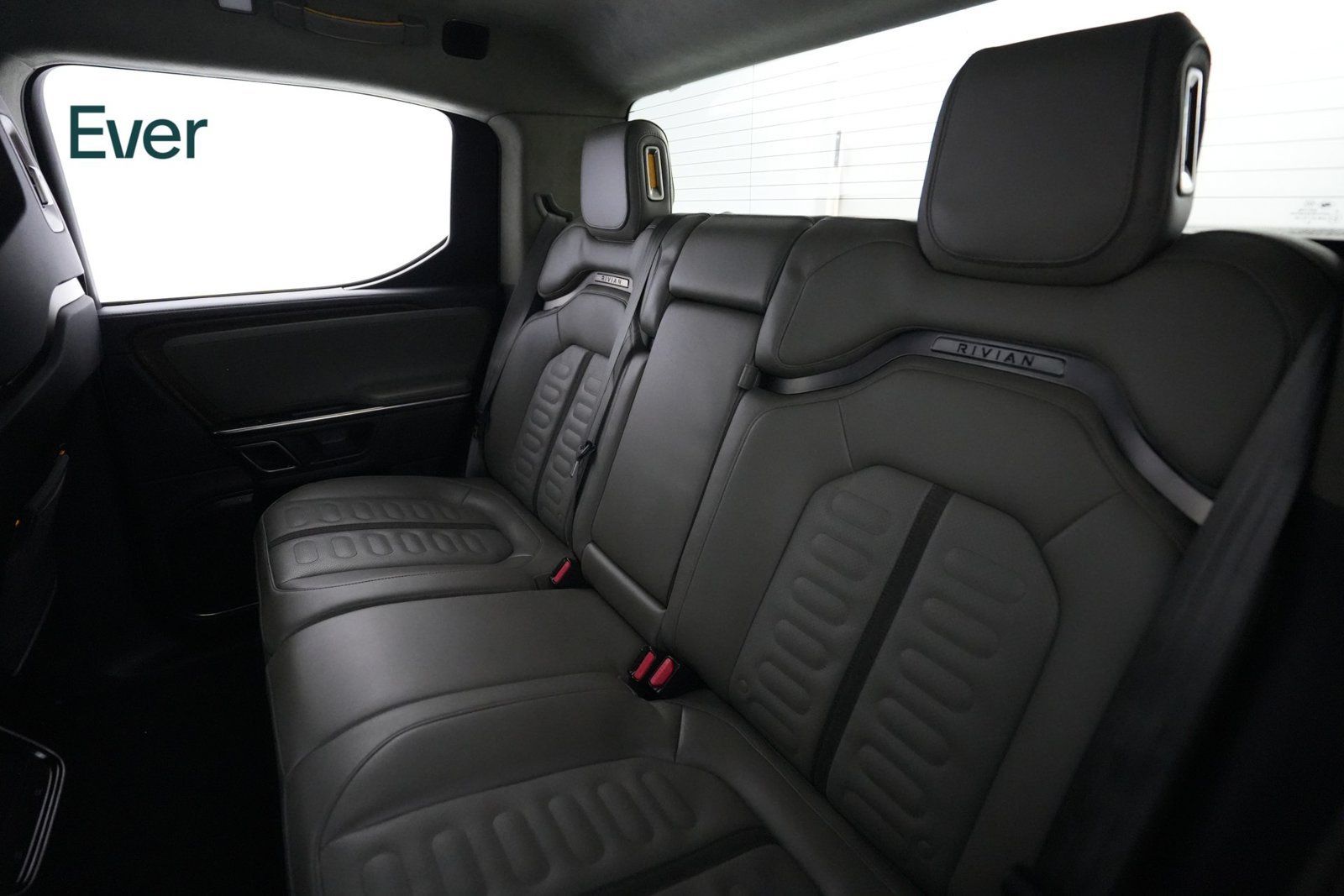 Used 2024 Rivian R1T Adventure Dual AWD/4WD image 24