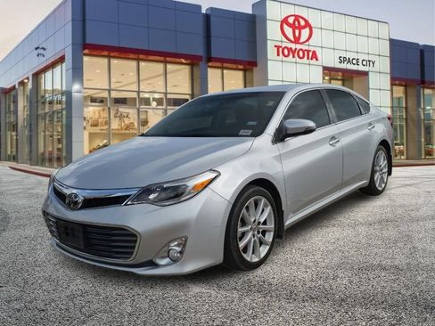 Used 2014 Toyota Avalon Limited w/ Technology Package FWD image 2