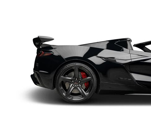 Used 2025 Chevrolet Corvette Z06 RWD image 32