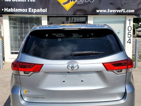 Used 2019 Toyota Highlander LE FWD image 12