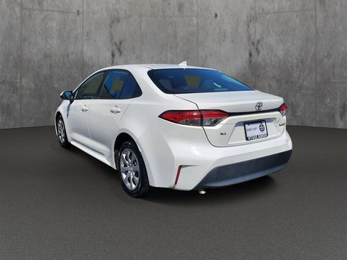 Used 2023 Toyota Corolla LE FWD image 4