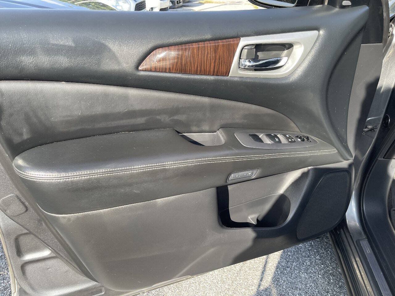 Used 2015 Nissan Pathfinder 4WD image 10