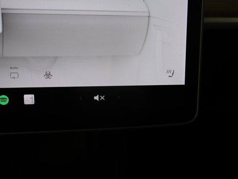 Used 2022 Tesla Model Y Long Range image 45