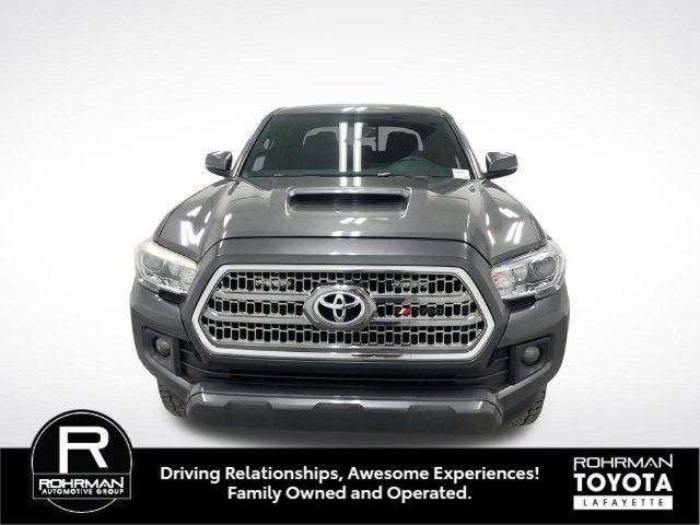 Used 2016 Toyota Tacoma TRD Sport w/ Towing Package AWD/4WD image 10