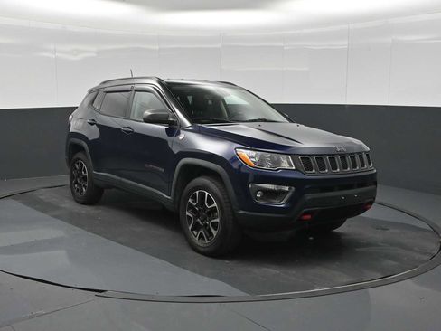 Used 2019 Jeep Compass Trailhawk w/ Popular Equipment Group AWD/4WD image 2