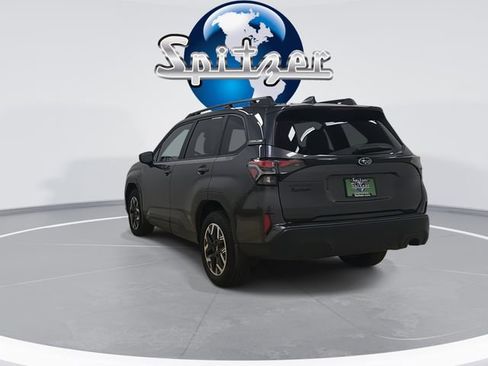 Used 2025 Subaru Forester Premium image 8