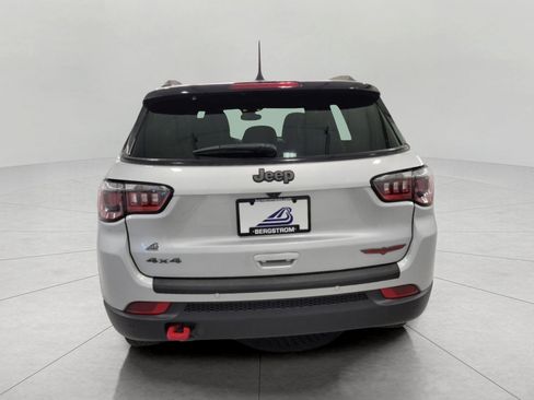 Used 2025 Jeep Compass Trailhawk AWD/4WD image 49