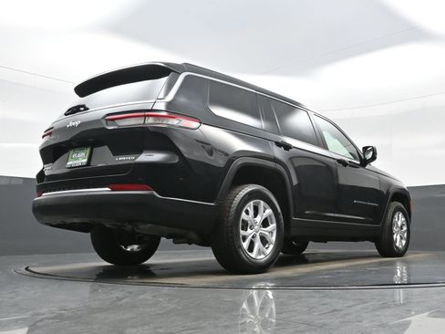Used 2023 Jeep Grand Cherokee L Limited AWD/4WD image 30